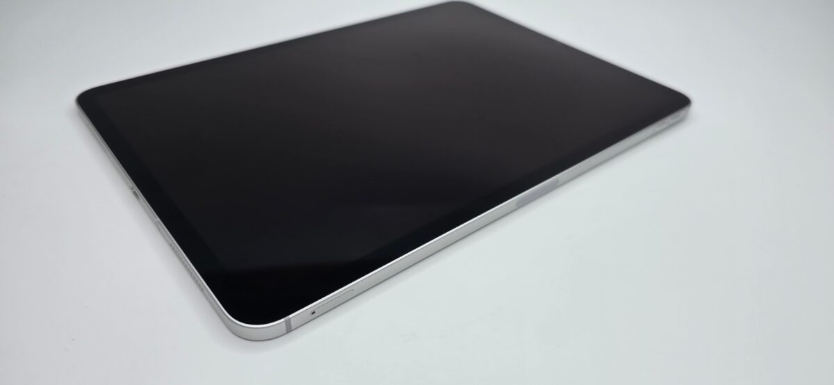 16677117617